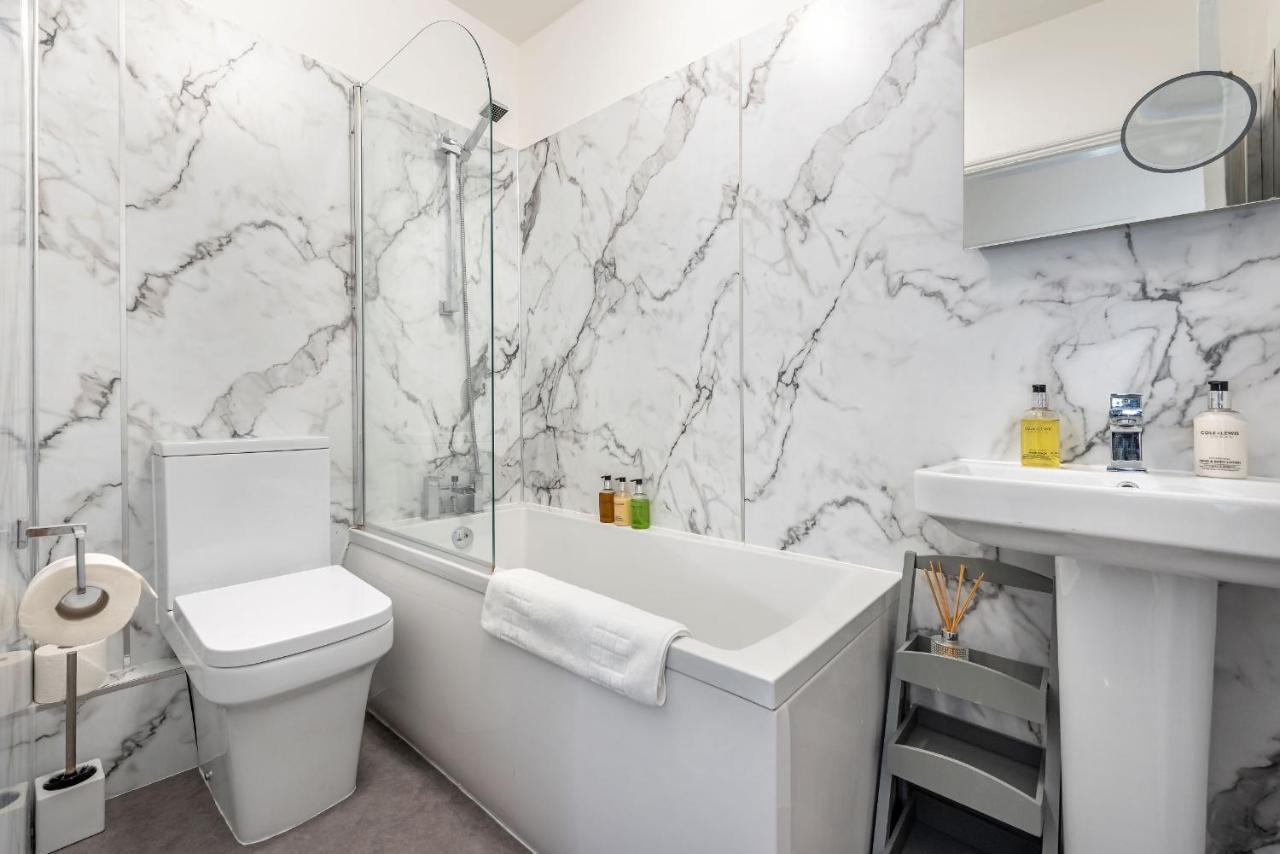 Abbey View Apartment บาธ ภายนอก รูปภาพ