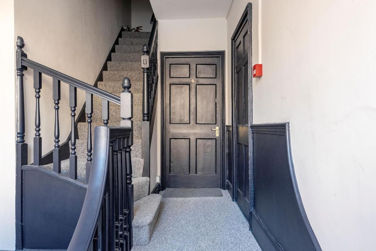 Abbey View Apartment บาธ ภายนอก รูปภาพ